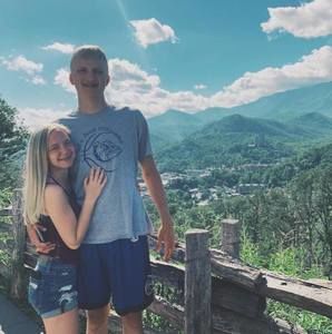 Meet your Posher, Halie